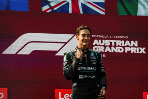 Photo George Russell renoue avec la victoire en F1 : « Les courses difficiles vous testent »