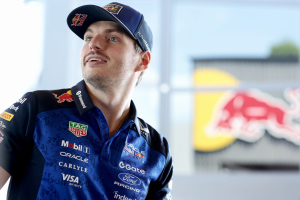 Photo Pourquoi Verstappen a 'commencé à rire' en testant Silverstone sur le simulateur