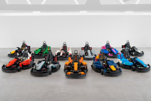 Photo Des voitures en Lego pour la parade des pilotes à Silverstone !