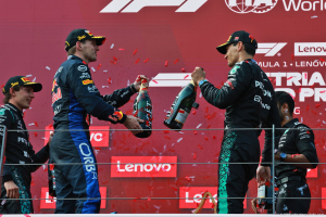 Photo 'J'aurais fait la même chose' : Verstappen défend Russell sur sa pole en Autriche