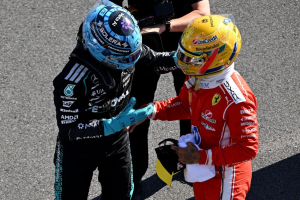 Photo Russell très surpris par le rythme pas tout à fait logique de Ferrari