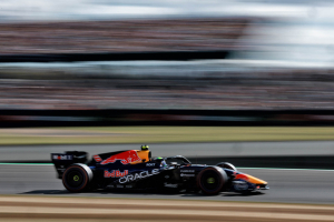 Photo Cinquième, Hadjar est 'content' de battre Verstappen mais s'inquiète pour la course