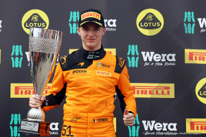 Photo Officiel : McLaren F1 et Verstappen annoncent une collaboration surprise !