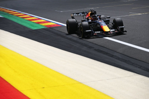 Photo Verstappen savoure un vendredi enfin satisfaisant pour Red Bull