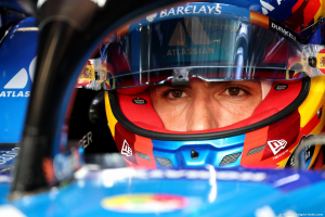 Photo Sainz juge les moteurs 2026 'pas assez bons pour la F1' et n'est pas optimiste pour 2027