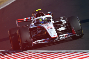 Photo Le signal d'alarme est tiré chez Haas : On ne devrait pas se battre avec Aston Martin