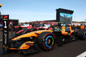 Photo Stella salue les progrès de McLaren, mais place toujours Ferrari au sommet
