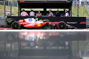 Photo Hamilton ne comprend pas pourquoi Ferrari l'a arrêté en fin de course