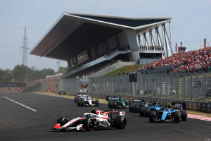 Photo Komatsu avoue que Haas F1 'manque de rythme' et annonce des évolutions