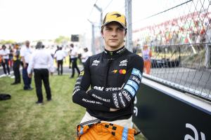 Photo Oscar Piastri résume la situation chez McLaren : « Tout le monde a faim de revenir au niveau où nous étions »