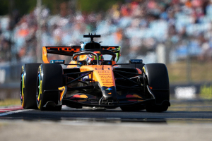 Photo McLaren s'inquiète du retard de Piastri face à un Norris transformé