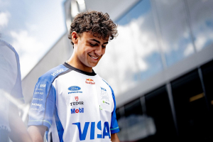 Photo Lindblad ne ressent pas (encore) la pression du giron Red Bull