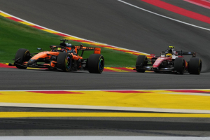 Photo McLaren veut comprendre comment Ferrari produit autant d'évolutions
