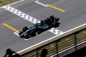 Photo Pourquoi Mercedes F1 doit renoncer à l'aileron Macarena sur sa W17
