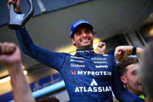 Photo Carlos Sainz prolonge avec Williams pour plusieurs années