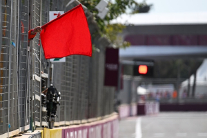 Photo Le drapeau rouge, une solution pour éviter les arrivées sous Safety Car ?