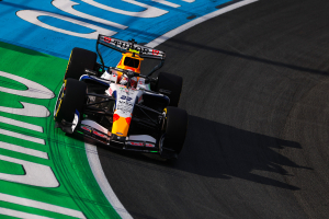 Photo Yuki Tsunoda découvre les F1 2026 en compétition : « L’impression de redevenir un rookie »