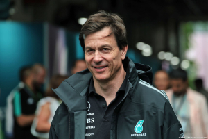 Photo Verstappen échappe encore à Mercedes F1, Wolff lui donne déjà rendez-vous