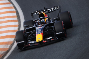 Photo Comment Verstappen explique sa faible avance sur un Lawson qui découvre la Red Bull