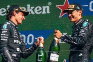 Photo Russell passe de héros à équipier sacrifié à Zandvoort