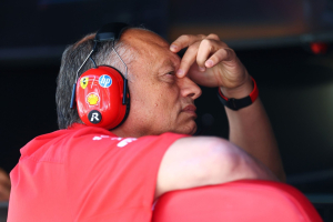 Photo Vasseur comprend les critiques des pilotes Ferrari : Ça n'était clair pour personne