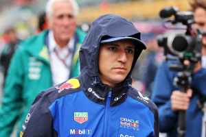 Photo Isack Hadjar blessé : les coulisses de son forfait et l'espoir de Max Verstappen