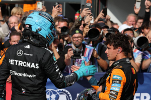 Photo McLaren ne croit pas Mercedes : Je suis certain qu'ils ont des évolutions en réserve