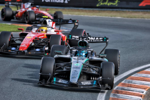 Photo Nico Rosberg tire la sonnette d'alarme chez Mercedes