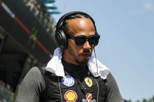 Photo Ferrari sur le point de prolonger Hamilton pour un ou deux ans, Bearman a un choix à faire