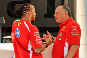 Photo Vasseur révèle comment Ferrari a géré la tension entre Hamilton et Leclerc