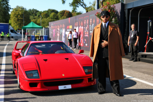 Photo Hamilton a recréé son arrivée iconique chez Ferrari avec sa propre F40 'très spéciale' à Monza