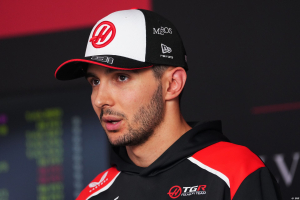 Photo Ocon officiellement menacé chez Haas F1 : Komastu confirme 5 pilotes pour un baquet 2027