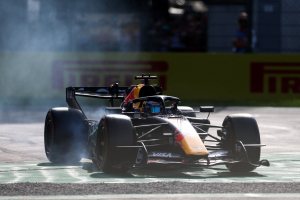 Photo Une Red Bull faite en papier : les explications de Verstappen