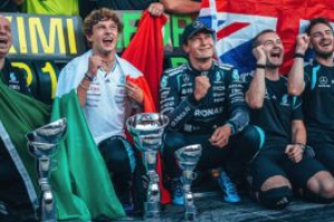 Photo Russell jette l’éponge dans la course au titre 2026