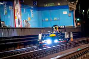 Photo Red Bull a fait rouler une F1 sur les rails du métro de Madrid !