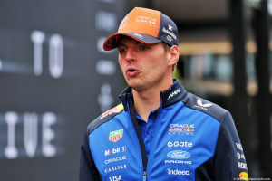 Photo Verstappen confirme avoir discuté 'respectueusement' avec Mercedes F1 et McLaren