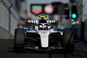 Photo Sainz pénalisé sur la grille de départ à Madrid