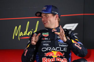Photo Verstappen dément avoir joué aux enchères financières en discutant avec McLaren F1