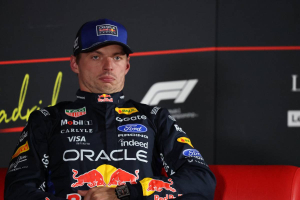 Photo Max Verstappen explose à la radio après un ordre de Red Bull