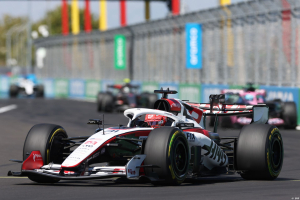 Photo Komatsu explique pourquoi la 'déception' de Haas F1 à Madrid est 'satisfaisante'