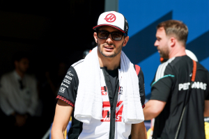 Photo Ayao Komatsu évoque l’avenir d’Esteban Ocon : « La performance passe absolument en premier »