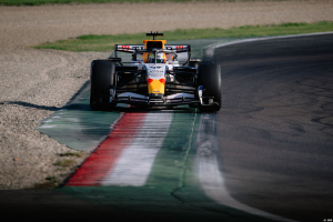 Photo Pirelli F1 termine son test pour 2027 à Imola avec Racing Bulls et Ferrari