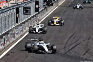 Photo Pérez est 'fier' que Cadillac F1 ait été 'plus rapide' que Williams en Espagne
