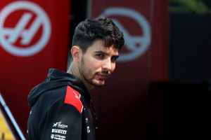 Photo Haas prête à sacrifier Esteban Ocon pour aligner deux pilotes Ferrari en 2027