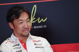 Photo Komatsu ne lâche rien sur ses pilotes 2027 mais 'Haas F1 a terminé ses évaluations'