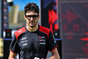 Photo Villeneuve : il n'y aura rien pour Ocon en F1 après Haas