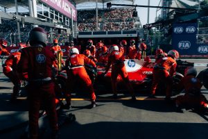 Photo Frédéric Vasseur avant le GP de Bahreïn de F1 : Être compétitif ne suffit pas
