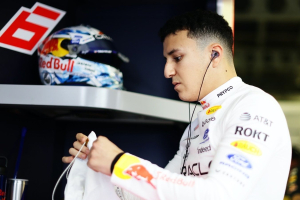 Photo Isack Hadjar confirme une pénalité sur la grille à Sepang