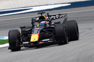 Photo Verstappen signe une pole facile à Sepang, devant Hamilton et Hadjar