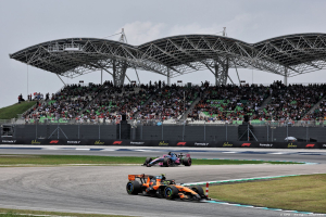 Photo McLaren F1 soudainement à six dixièmes de Verstappen, Norris perplexe